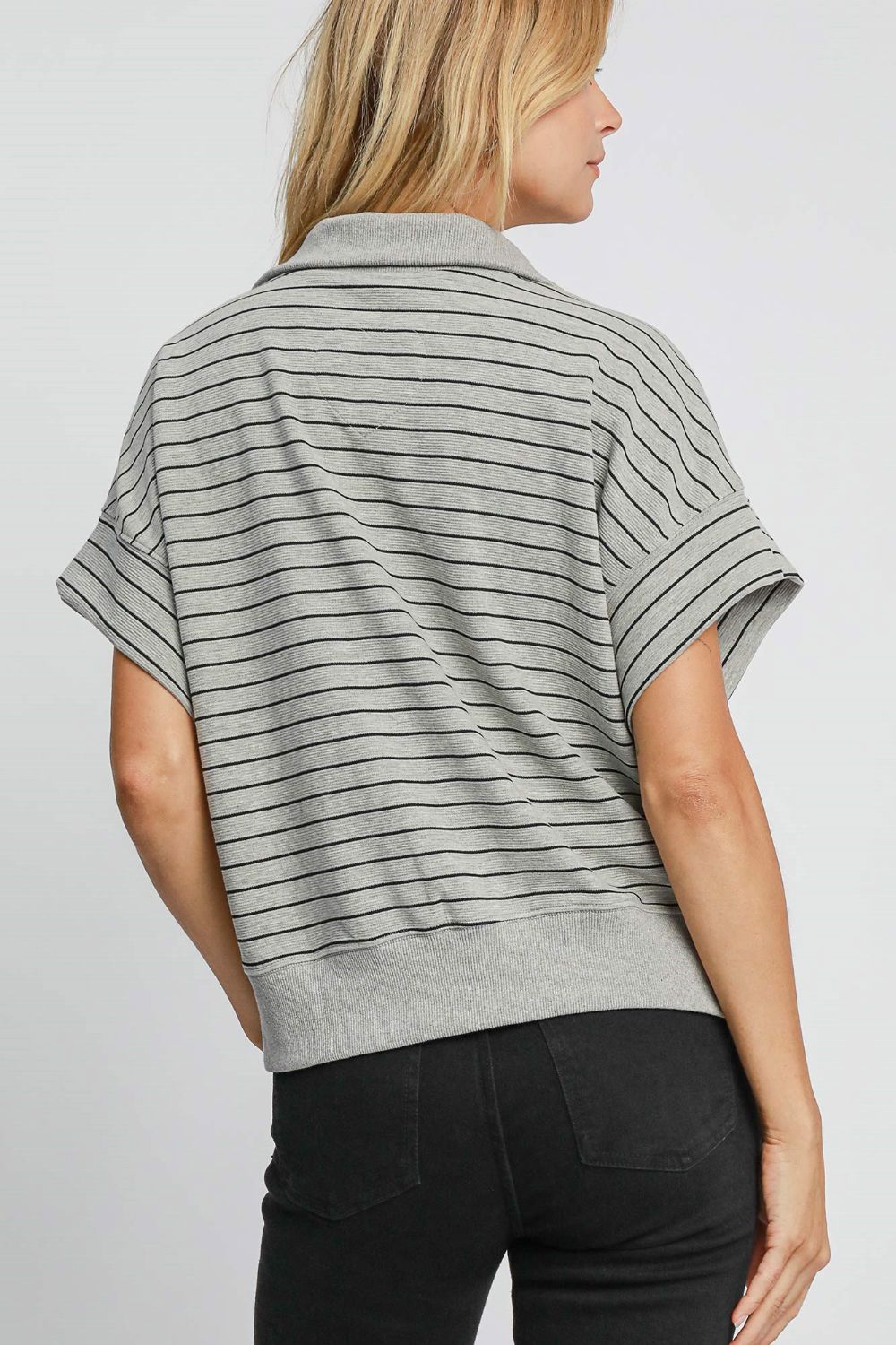 UMGEE - Gray Striped Half Zip Short Sleeve Sweatshirt