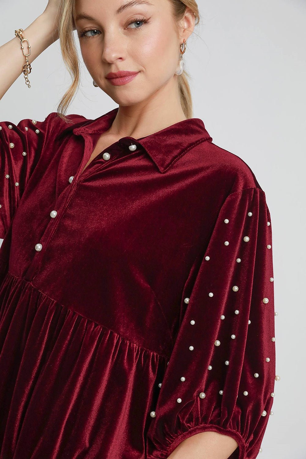 UMGEE - Pearl Detail Velvet Babydoll Blouse in Burgundy