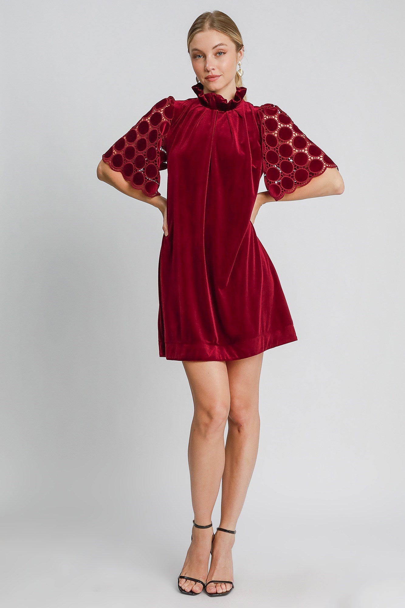 UMGEE - Polka Dot Lace Half Sleeve Velvet Mini Dress in Burgundy