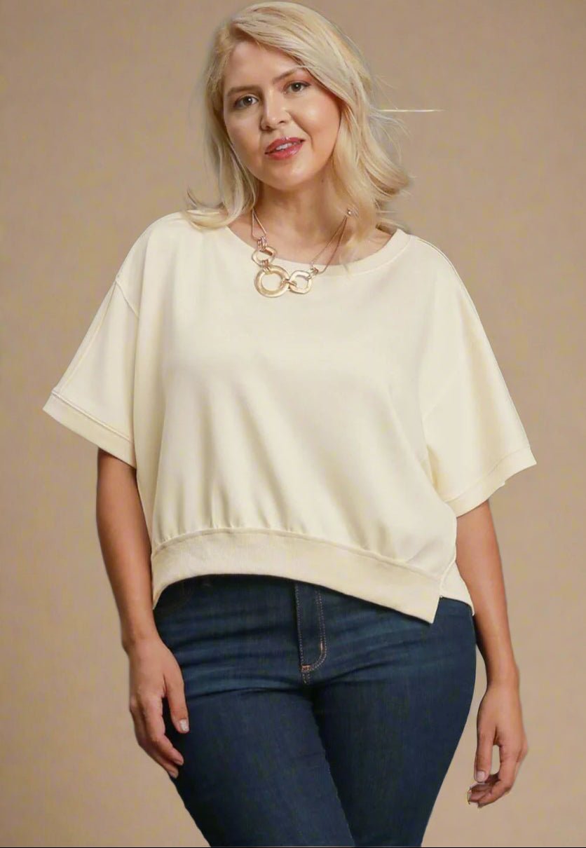 UMGEE - Short Sleeve Relaxed Fit Sweatshirt Tee in Cream