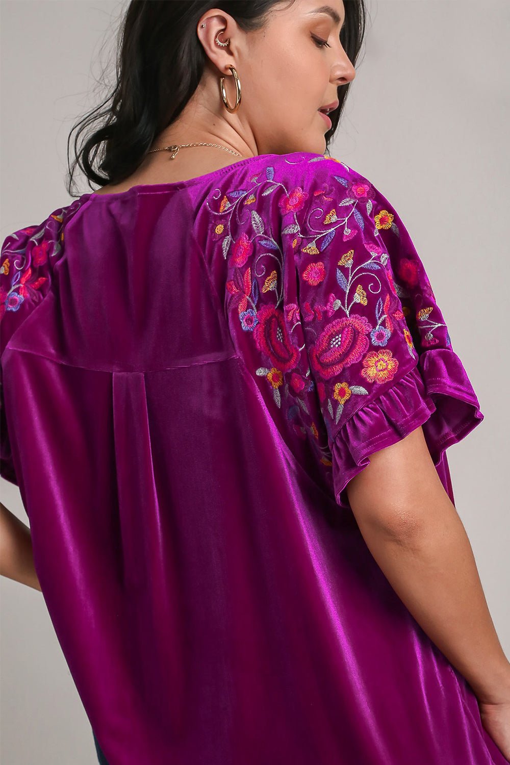 UMGEE - Velvet Embroidered Short Sleeve Blouse in Violet