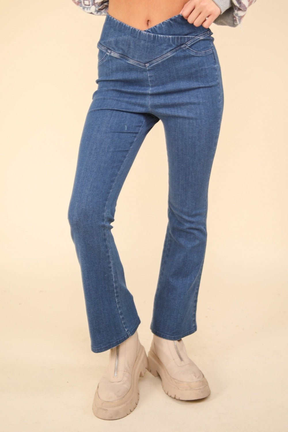 Very J - Washed Denim Crossover Waist Leggings in Indigo