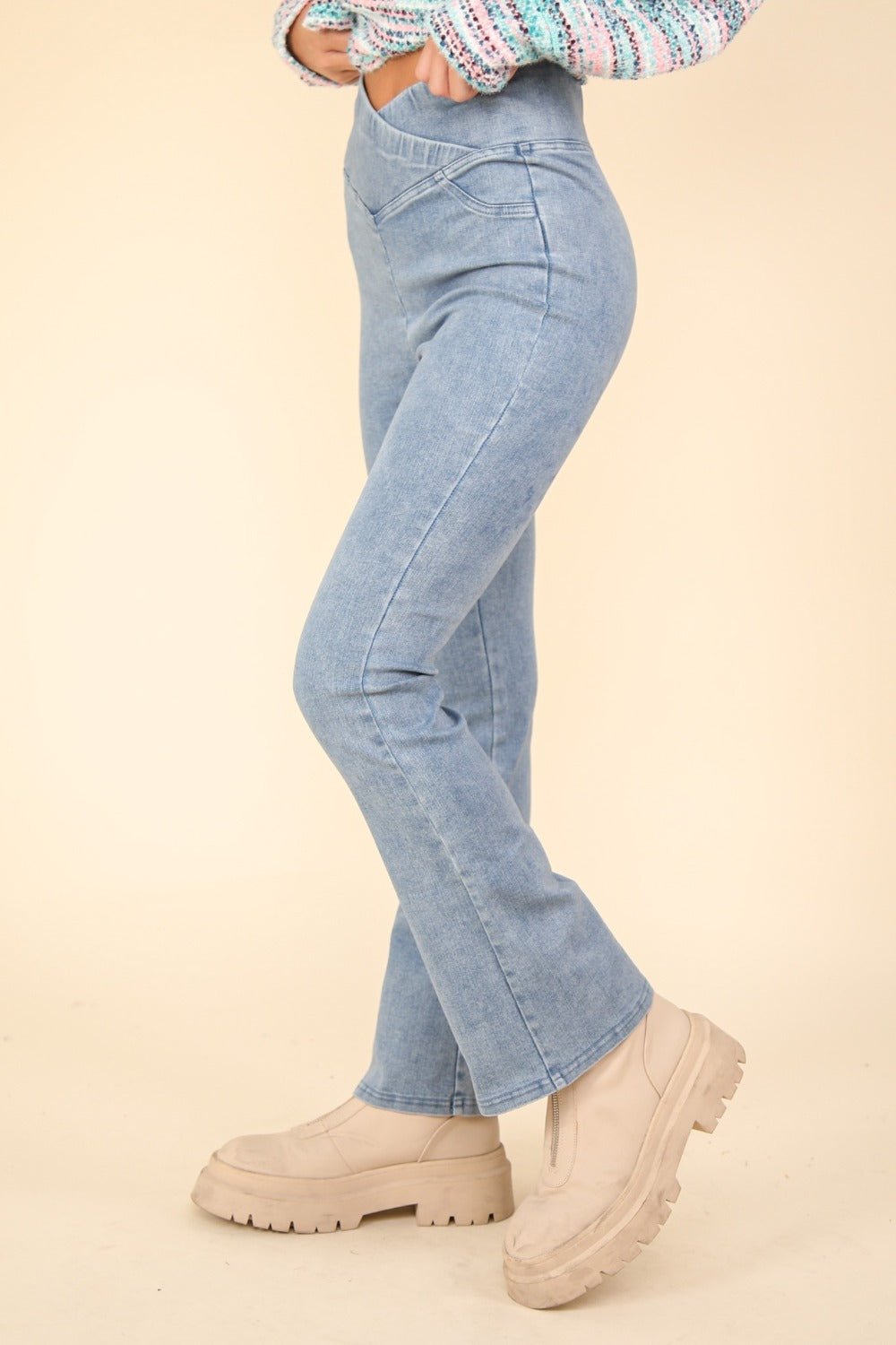 Very J - Washed Denim Crossover Waist Leggings in Light Indigo