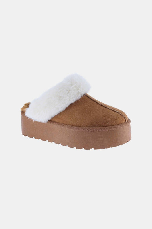 Weeboo - Platform Faux Fur Trim Slippers in Tan