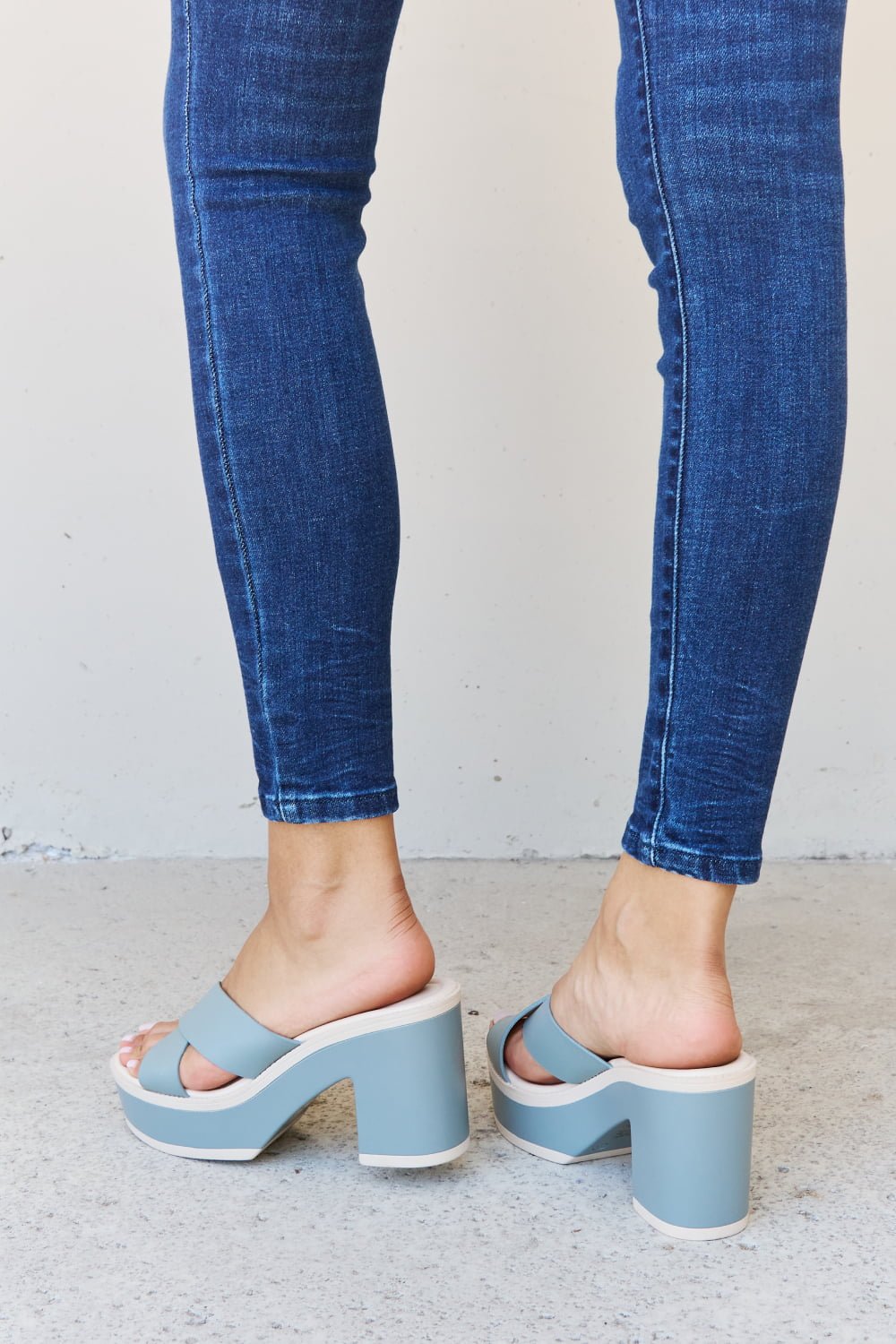 Weeboo - Vegan Leather Contrast Platform Sandals in Light Blue