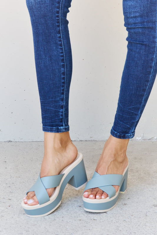 Weeboo - Vegan Leather Contrast Platform Sandals in Light Blue