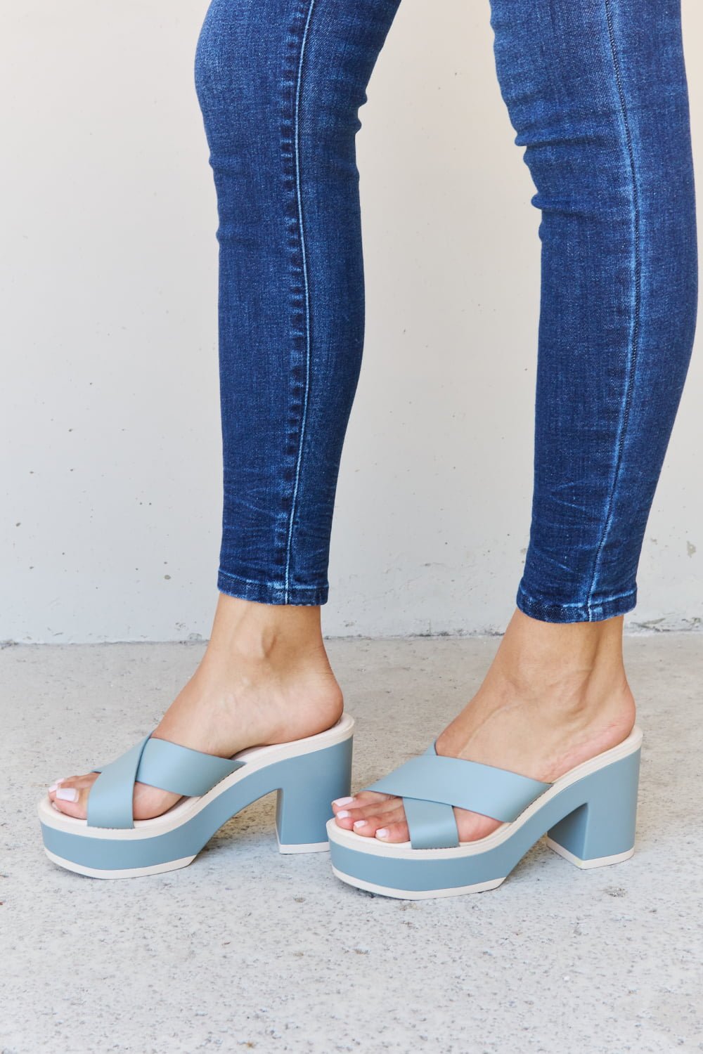 Weeboo - Vegan Leather Contrast Platform Sandals in Light Blue