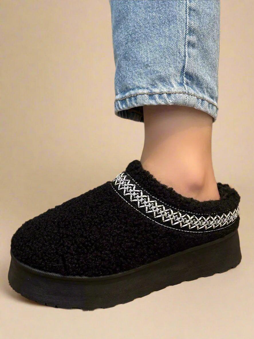 WILD DIVA - Black Platform Sherpa Slippers