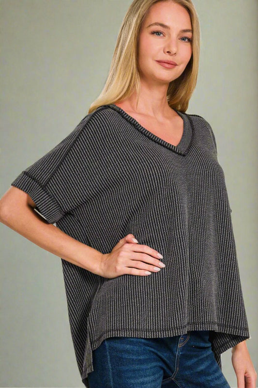 Zenana - Rib Knit Short Sleeve High - Low T - Shirt in Charcoal