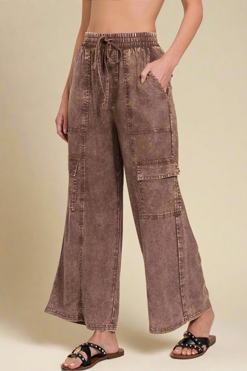 Zenana - Washed Wide Leg Cargo Pants in Cocoa Brown
