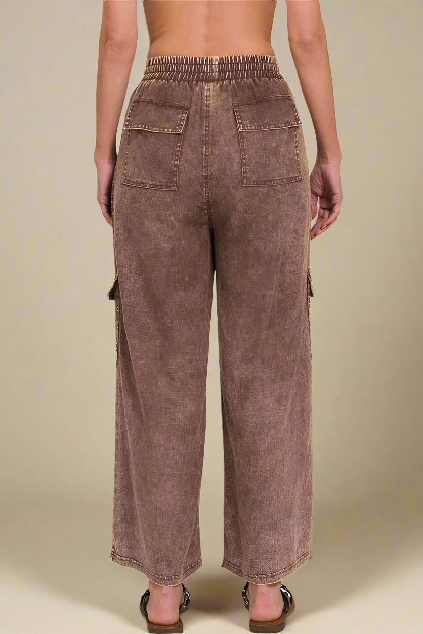 Zenana - Washed Wide Leg Cargo Pants in Cocoa Brown