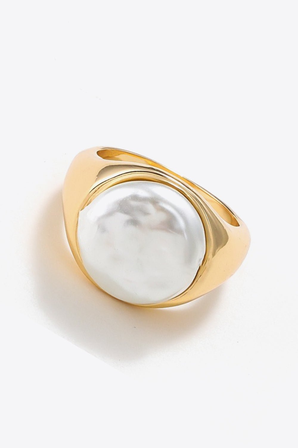 18K Gold-Plated Pearl RingRingBeach Rose Co.