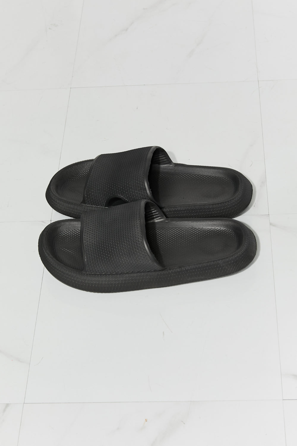 Open Toe Rubber Slide Sandals in BlackSlidesMelody