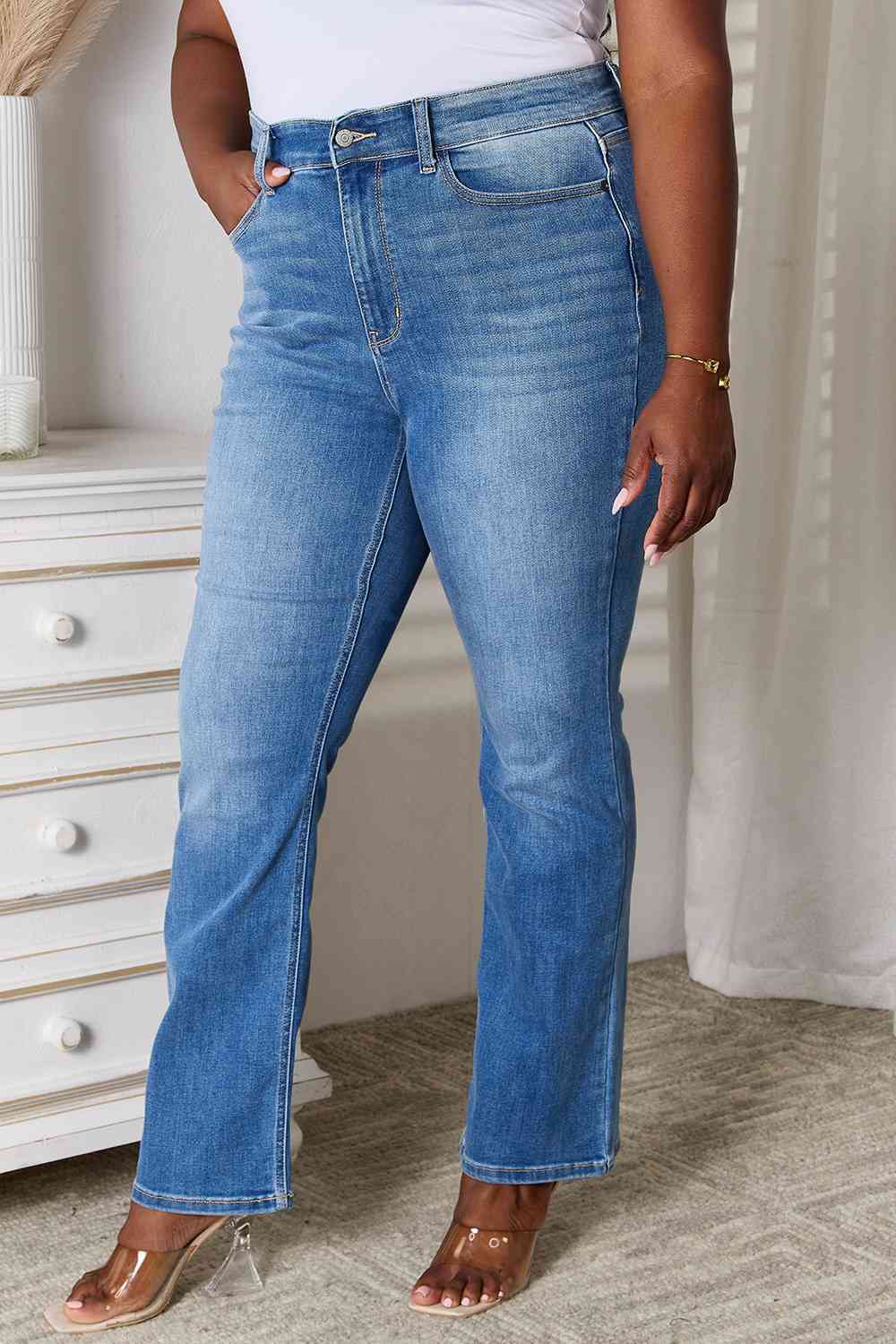 Bootcut Medium Wash Jeans with PocketsJeansJudy Blue