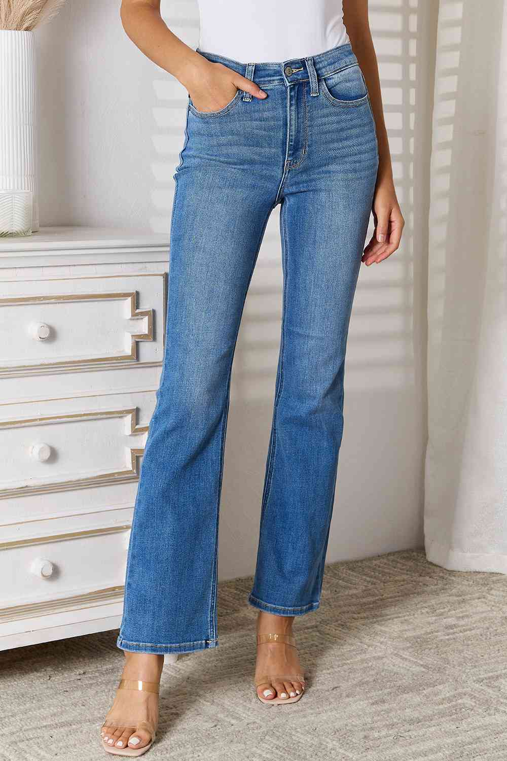 Bootcut Medium Wash Jeans with PocketsJeansJudy Blue