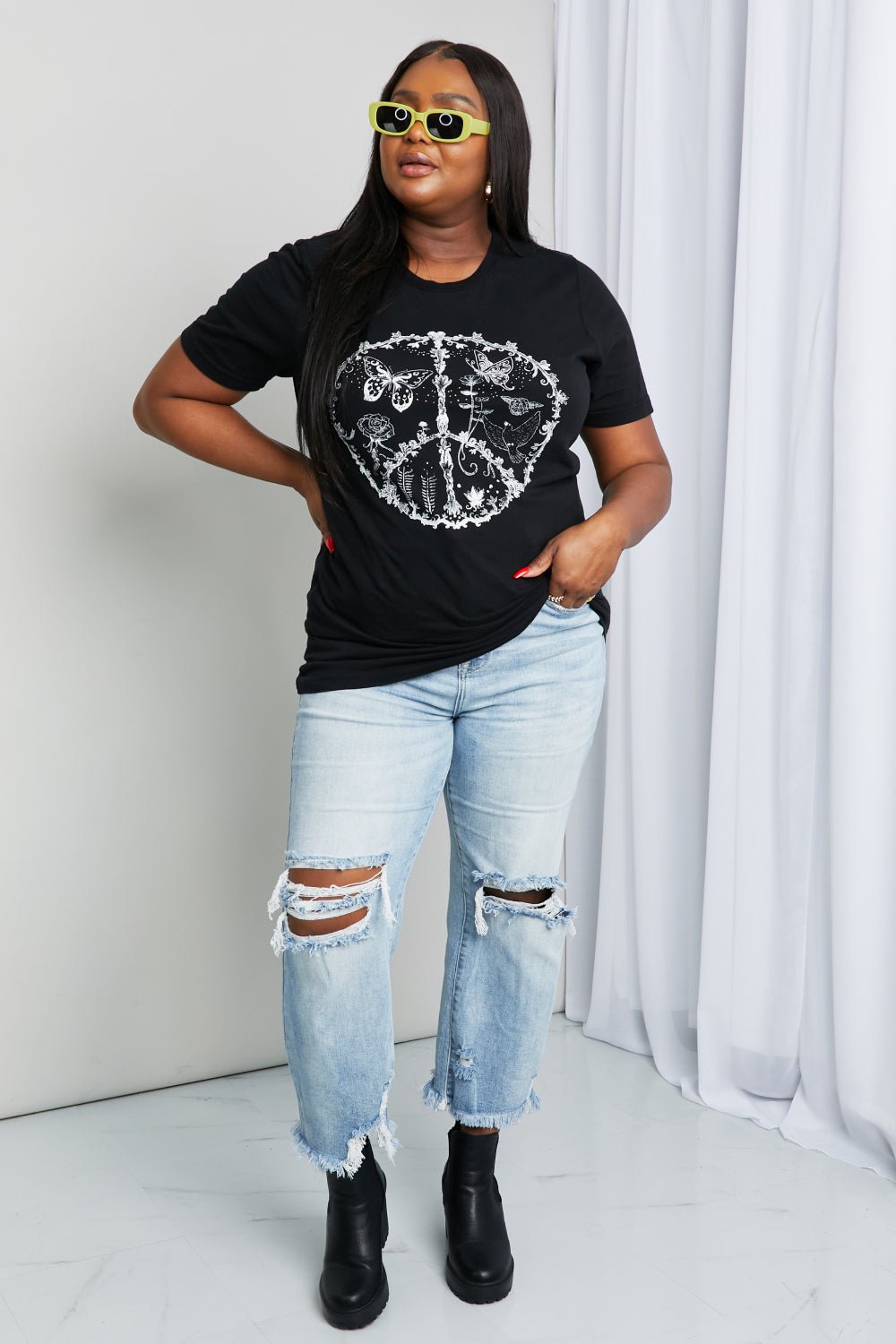 Butterfly Graphic Cotton Tee Shirt in BlackTeemineB