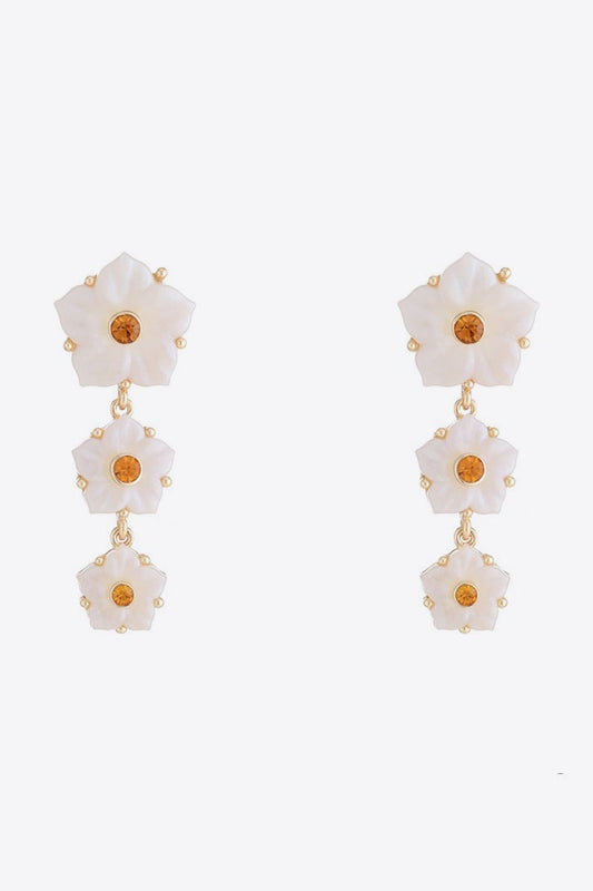 Contrast Resin Flower Earrings in WhiteEarringsBeach Rose Co.