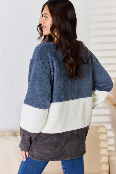 Faux Fur Color Block V-Neck Sweater in Vintage BlueSweaterCulture Code