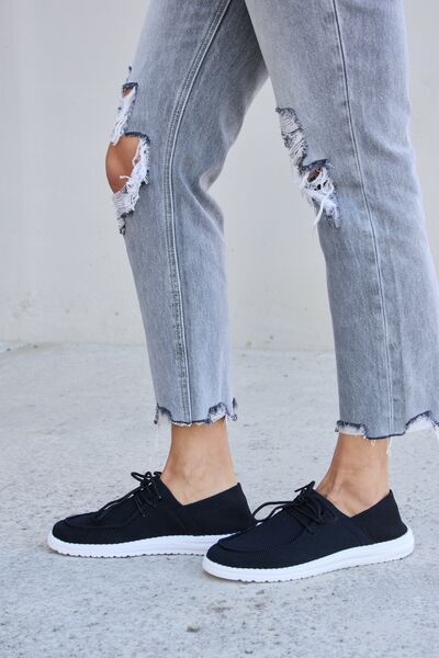 Flat Round Toe Lace-Up Sneakers in BlackSneakersForever Link