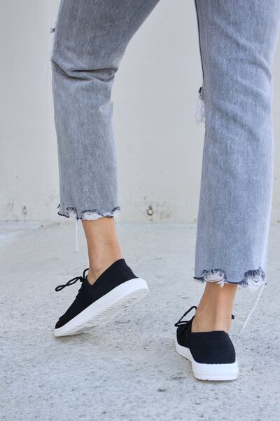 Flat Round Toe Lace-Up Sneakers in BlackSneakersForever Link