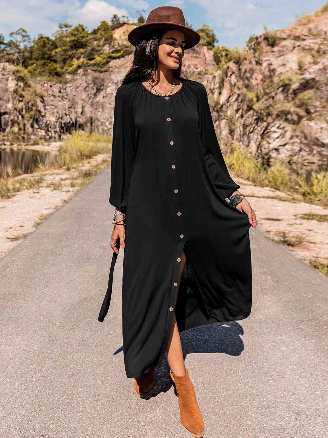 Long Sleeve Scoop Neck Maxi Dress in BlackMaxi DressBeach Rose Co.