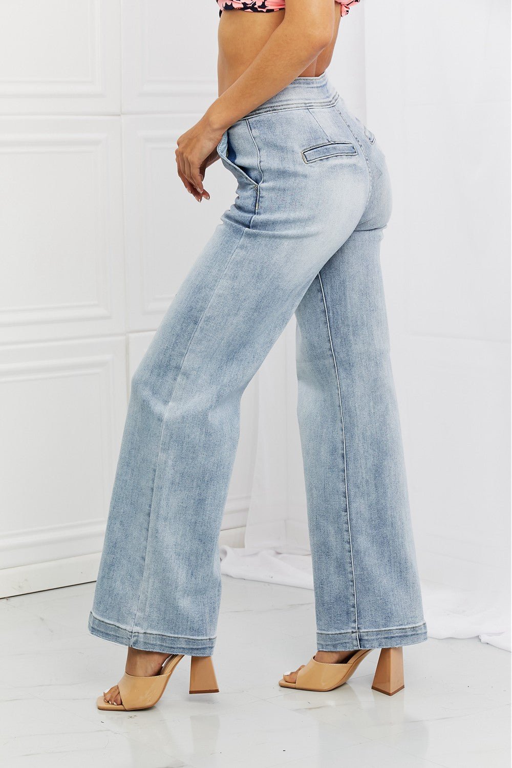 Wide Leg Light Wash Flare JeansJeansRISEN