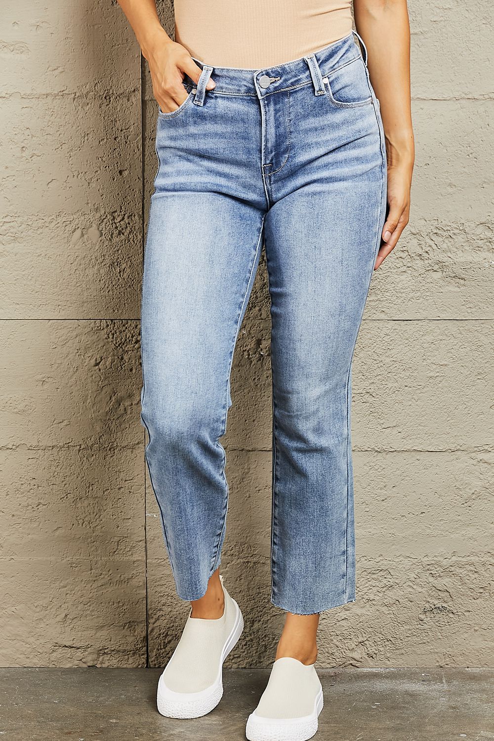 Mid Rise Cropped Slim JeansJeansBAYEAS