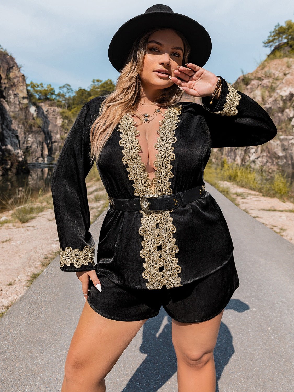 Plus Size Contrast Long Sleeve Top and Shorts Set in BlackShorts SetBeach Rose Co.