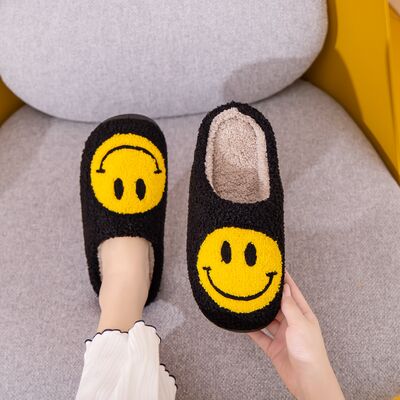 Smiley Face Slippers in Black/YellowSlippersMelody