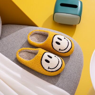 Smiley Face Slippers in Yellow/WhiteSlippersMelody