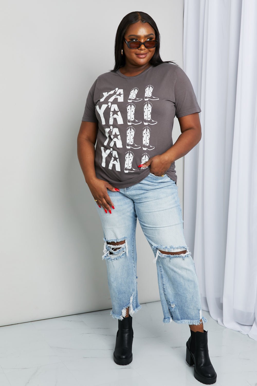 Y'ALL Cowboy Boots Graphic Cotton Tee in CharcoalTeemineB